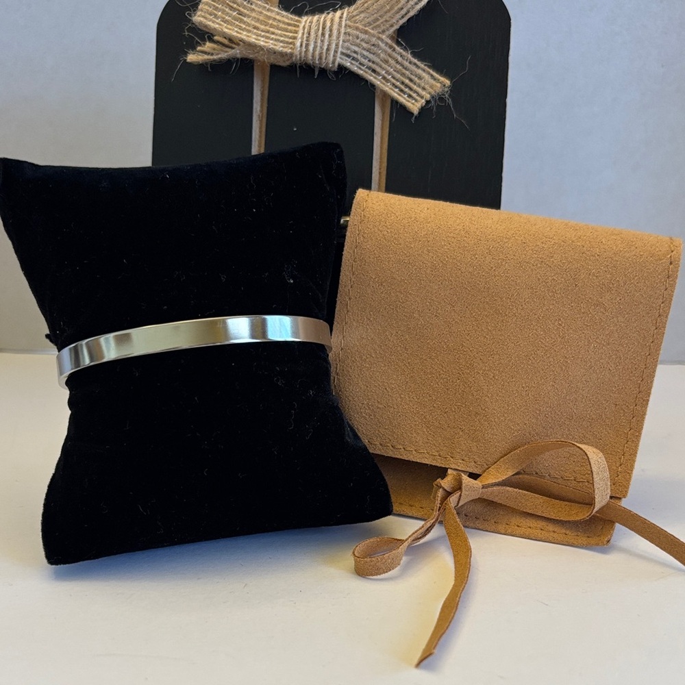 Silver Inspirational Message Bangle Bracelet w/Dust Bag